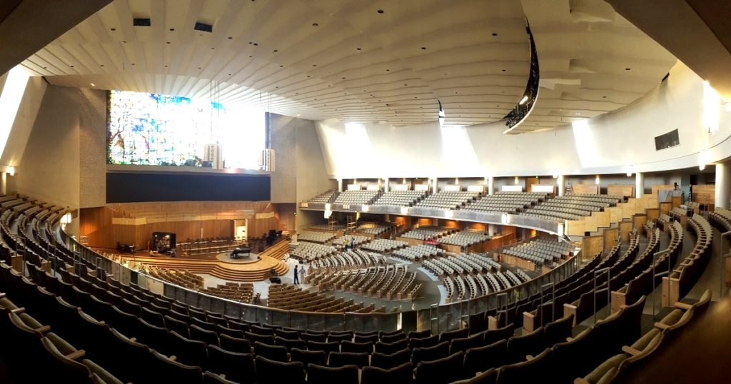 3500 seat Church of the Resurrection